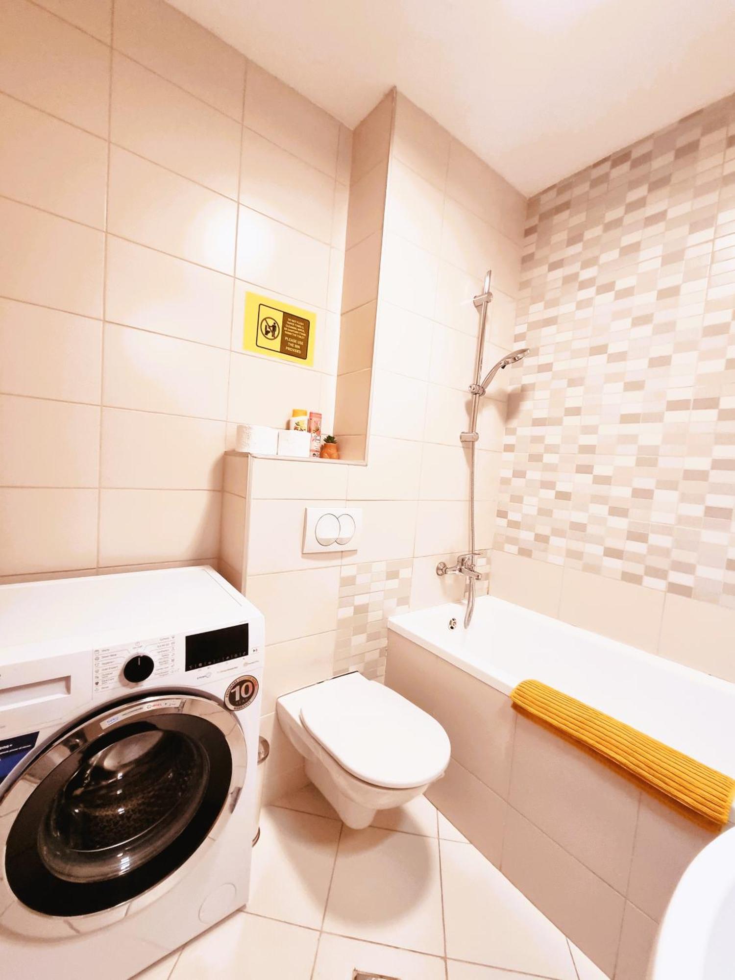 Bucharest Central E Apartment Екстер'єр фото